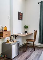 HoLo Central Saigon - Serviced HomeStay