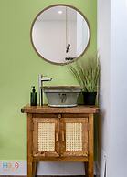 HoLo Central Saigon - Serviced HomeStay