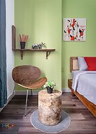 HoLo Central Saigon - Serviced HomeStay