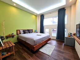 HoLo Central Saigon - Serviced HomeStay