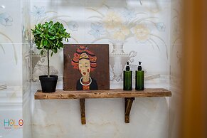 HoLo Central Saigon - Serviced HomeStay