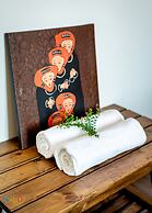 HoLo Central Saigon - Serviced HomeStay