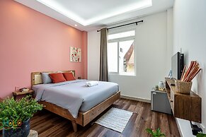 HoLo Central Saigon - Serviced HomeStay