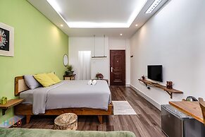 HoLo Central Saigon - Serviced HomeStay