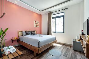 HoLo Central Saigon - Serviced HomeStay