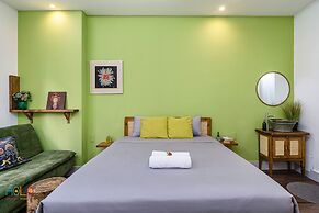 HoLo Central Saigon - Serviced HomeStay