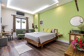 HoLo Central Saigon - Serviced HomeStay