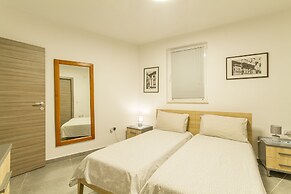 Gzira Central Bright & Modern 2bdr Apt