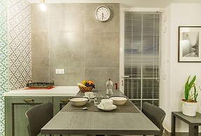 Gzira Central Bright & Modern 2bdr Apt