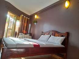 Twin Tower Gardens Hotel