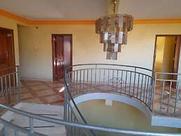 Twin Tower Gardens Hotel