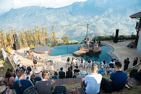 Ville De Mont Mountain Resort