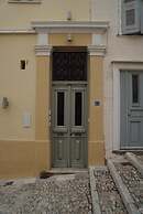 Domino Syros