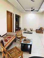 Cozy Solan Apartment With Stunning Views