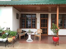 Cozy Solan Apartment With Stunning Views