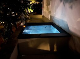 Faos Exclusive Suites