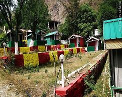 Tirthan Village Huts