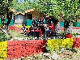 Tirthan Village Huts