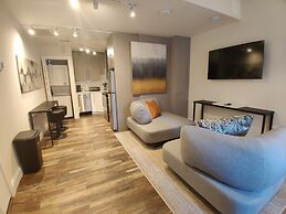 Inner Harbor's Best Furnished Luxury Apartments 1 Bedroom Apts by RedA