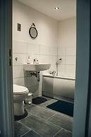 Bv Comfy Basement Apartment At Conditioning House