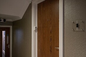 Chocolets - The Kitkat Suite