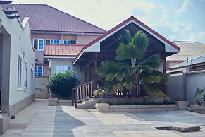 9 ROSES HOTEL