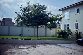 9 ROSES HOTEL