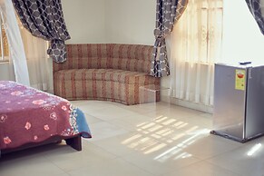 9 ROSES HOTEL