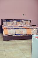 9 ROSES HOTEL