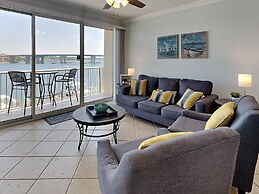 Palm Court Yacht Club #308