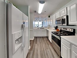 Palm Court Yacht Club #308