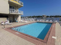 Palm Court Yacht Club #308