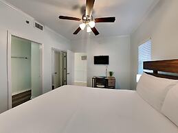 Palm Court Yacht Club #308