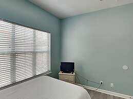 Dominica at Port-o-call