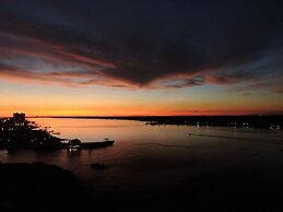 West Side Cottages #N - Robin's Nest