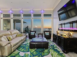 Mural Manor on Ponce