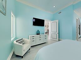 Mural Manor on Ponce