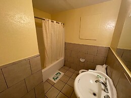 Royal Palms Motel & RV Park