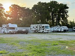 Royal Palms Motel & RV Park