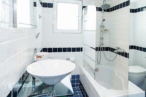 Gorgeous apartment in Piraeus