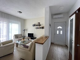 Kuca za Odmor u Kastelima s Pogledom na More