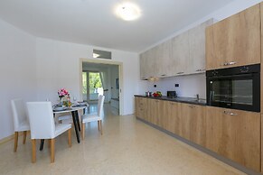 Rivoltella Apt With Pool 600m From Lake