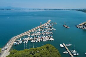 Rivoltella Apt With Pool 600m From Lake