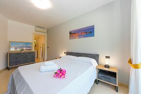 Rivoltella Apt With Pool 600m From Lake