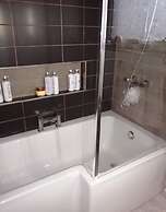 Charming 2-bed Apartment in Eastleigh