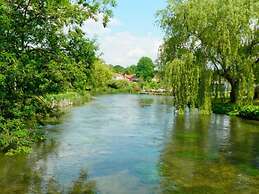 Charming 2-bed Apartment in Eastleigh