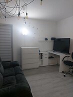 Charming 2-bed Apartment in Eastleigh