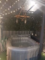 Charming 2-bed Apartment in Eastleigh