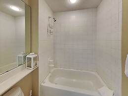 Beach Colony Towers by Southern Vacation Rentals