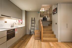 Legends' House by Sweet Porto